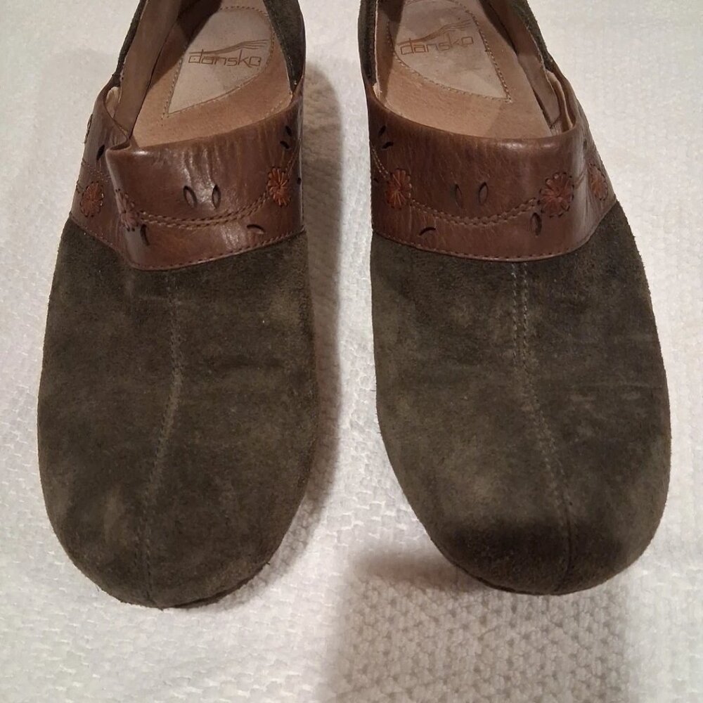 DANSKO WOMENS SIZE 12 CLOGS. BROWN LEATHER DARK GREEN SUEDE - EU 43